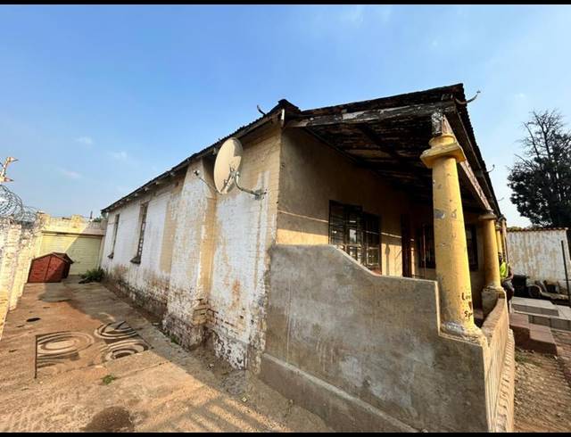 4 BEDROOM HOUSE FOR SALE IN SPRINGS CENTRAL